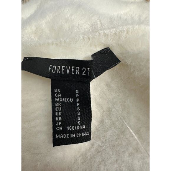 Forever 21 Fuzzy Cozy Sweater Crop Top Cream Size Small NEW with Tags - Picture 4 of 5